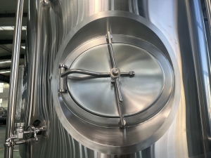 40HL Fermentation tanks